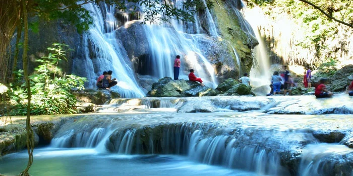 Air-Terjun-Oenesu-Pesona-Air-Terjun-Di-Tengah-Keindahan-Alam-Nusa-Tenggara-Timur