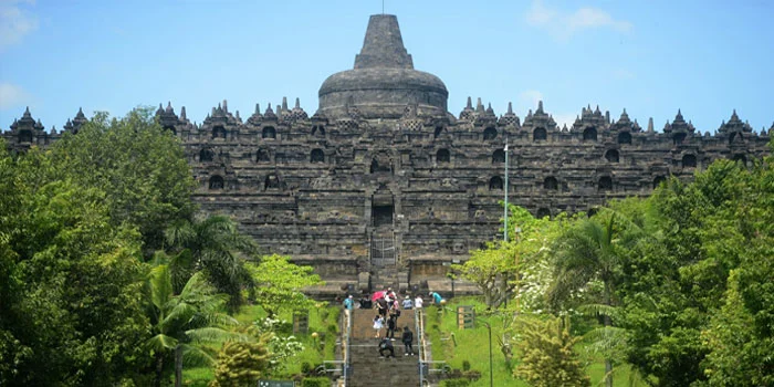 Candi-Borobudur,-Keajaiban-Arsitektur-Dan-Spiritualitas