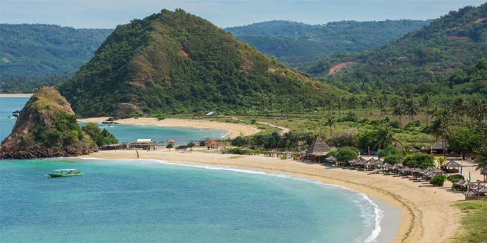 Keindahan-Pantai-Kuta-Sebagai-Surganya-Destinasi-di-Lombok