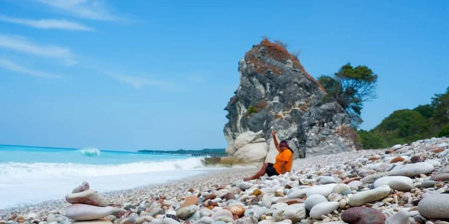 Aktivitas-dan-Pengalaman-Wisata-di-Pantai-Kolbano