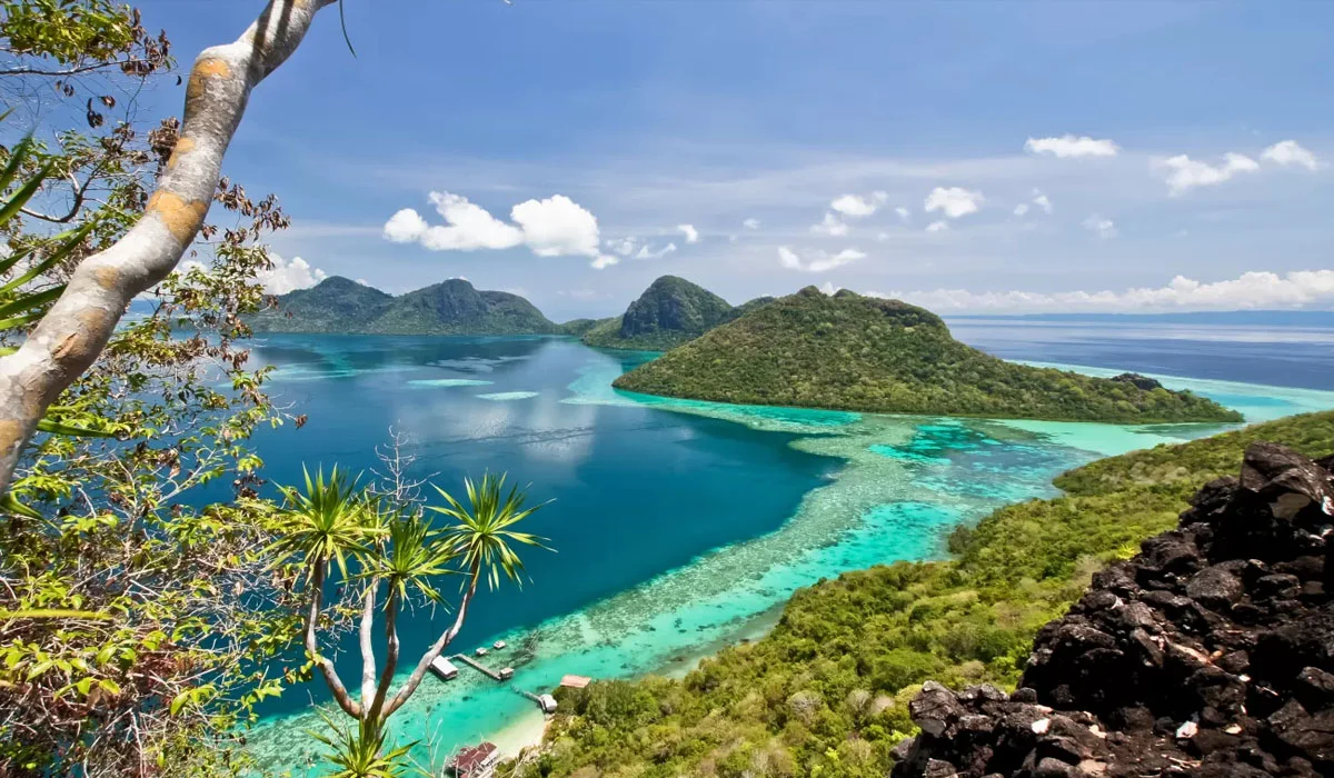 Menjelajah Pulau Badas: Keindahan Alam yang Menenangkan