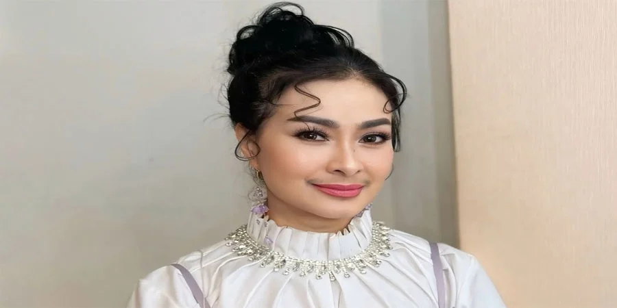 Iis Dahlia Sahabat yang Selalu Ada