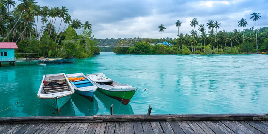 Melihat-Keindahan-dan-Keunikan-Danau-Labuan-Cermin-di-Kalimantan-Timur