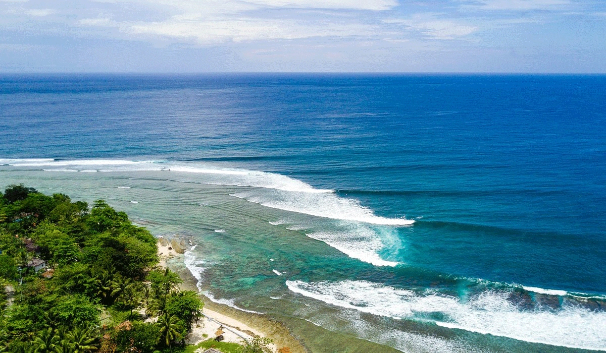 Pantai Tanjung Setia: Surga Ombak Dan Pesona Alam Yang Memikat Di Lampung Barat