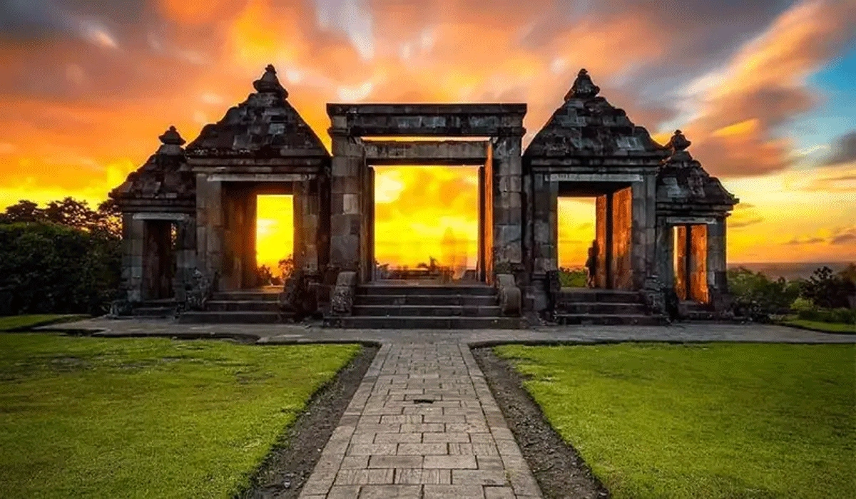 Ratu Boko, Istana Megah Di Atas Bukit Prambanan Yang Penuh Misteri