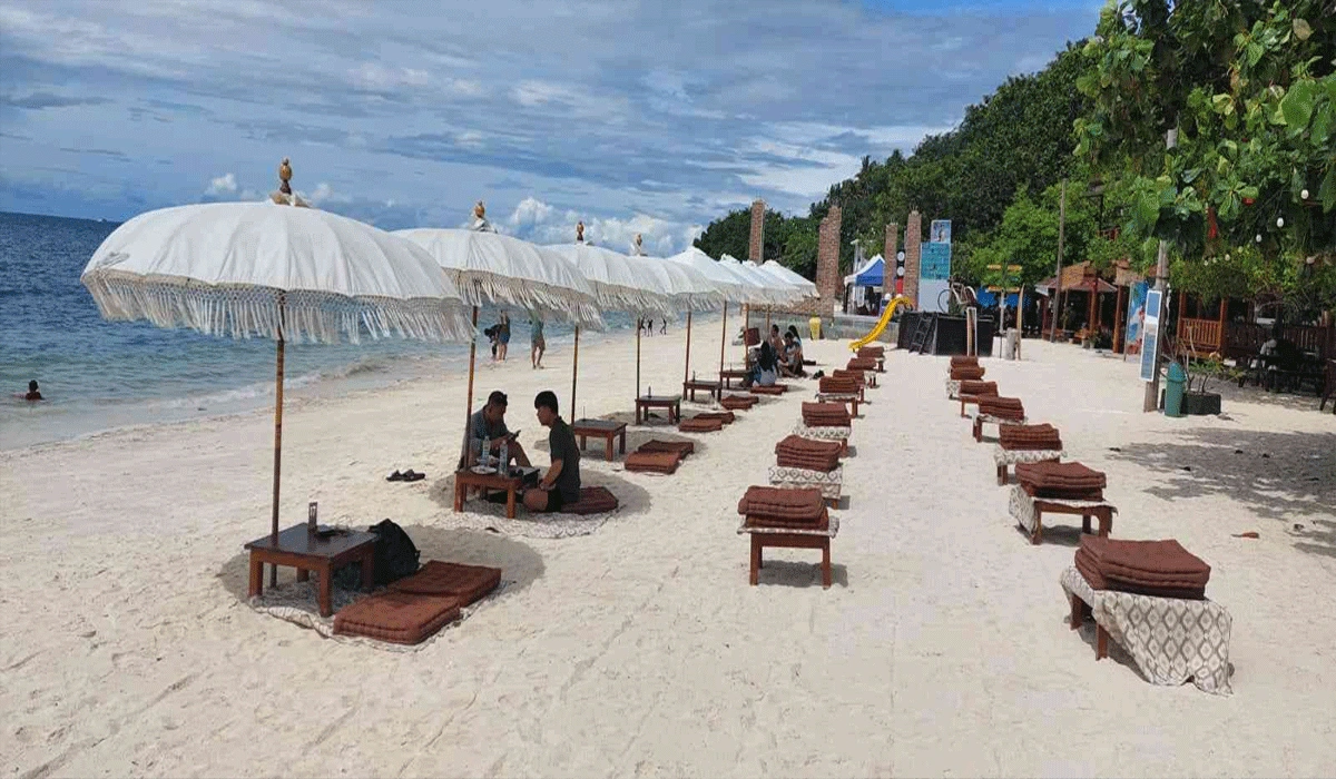 Daya Tarik Kuliner dan Budaya Pantai Boneoge