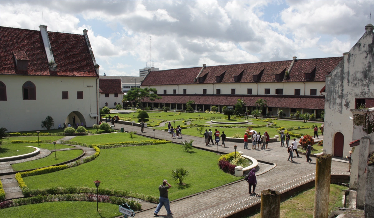 Fungsi-dan-Pertahanan-Benteng