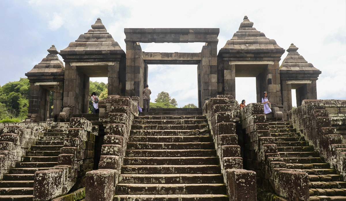Lokasi-Strategis-di-Atas-Bukit