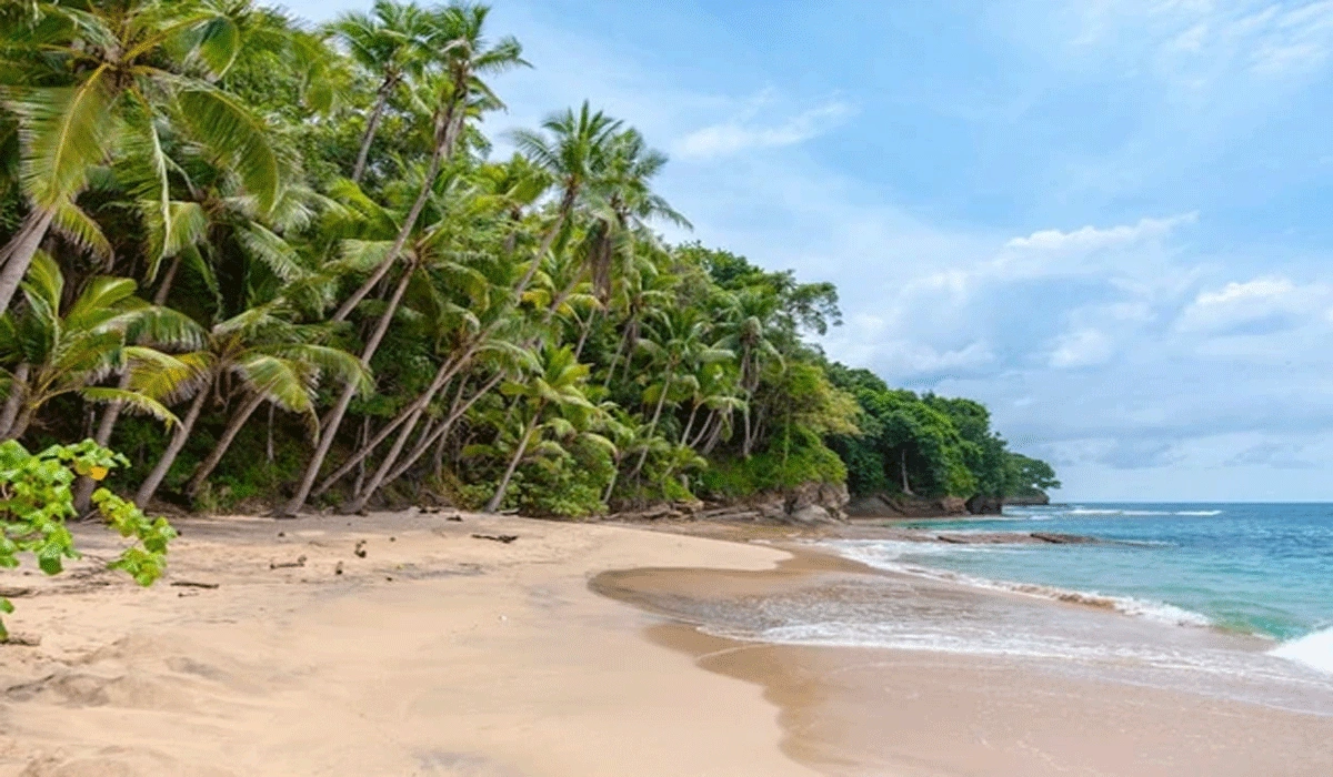 Pantai Cidora Garut, Keindahan Tersembunyi di Pesisir Selatan