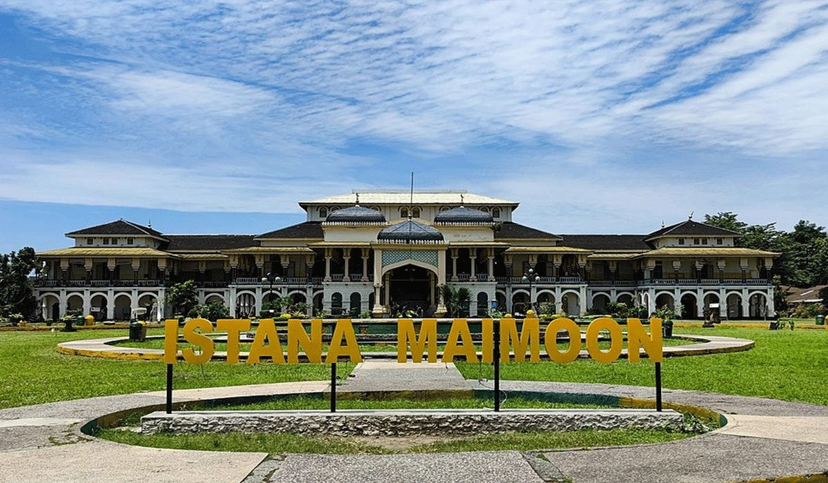 Istana Maimun Medan: Warisan Megah Kesultanan Deli yang Menggetarkan Sejarah