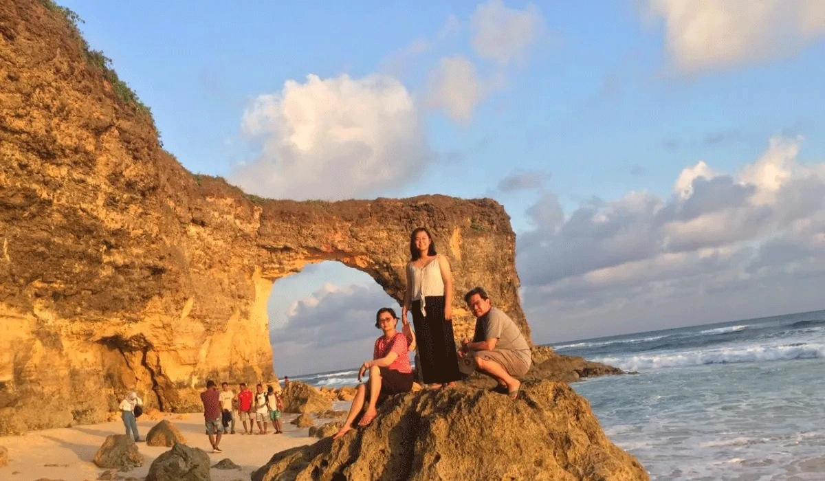 Aktivitas Wisata di Mbawana Beach