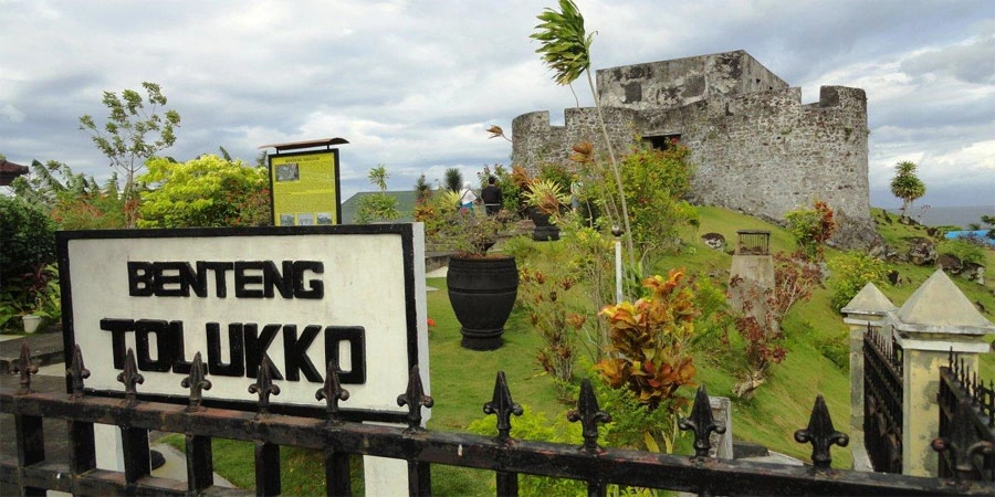 Menelusuri Sejarah di Benteng Tolukko, Warisan Nusantara yang Memikat