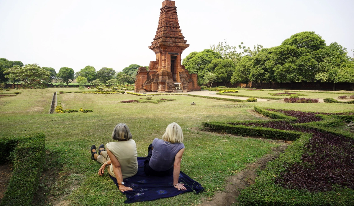 Lokasi-dan-Lingkungan-Candi-Bajang-Ratu